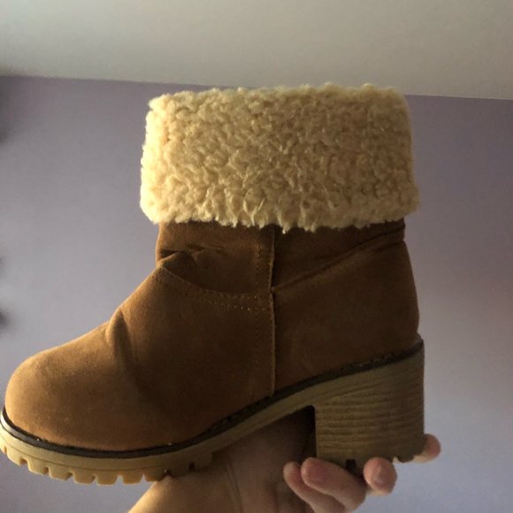 Sheepskin Booties - Picture 4 of 4